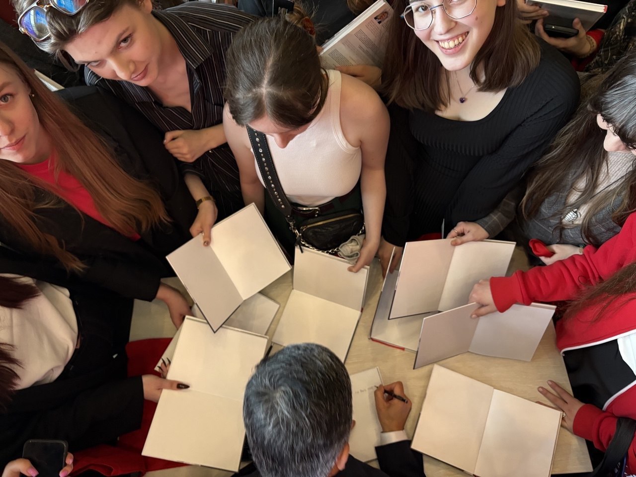 Readers’ Meeting · Signing Session